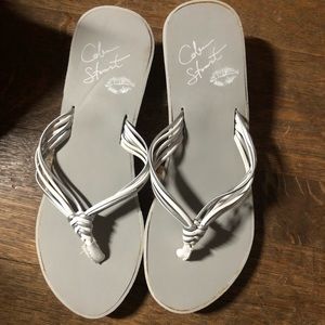 New never worn Colin Stuart Flip Flops